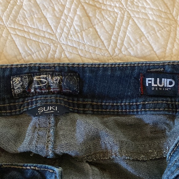 Silver, jean company suki medium flare, 30 waist, 34 in length, good shape - Picture 2 of 8